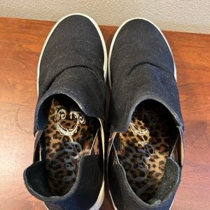 Black w/leopard canvas sneaker